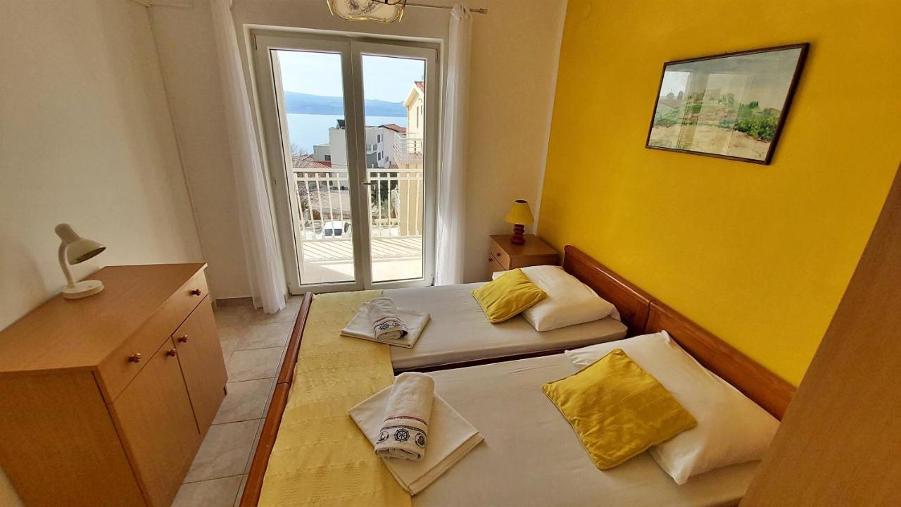 Apartments Mandalinic Омиш Экстерьер фото