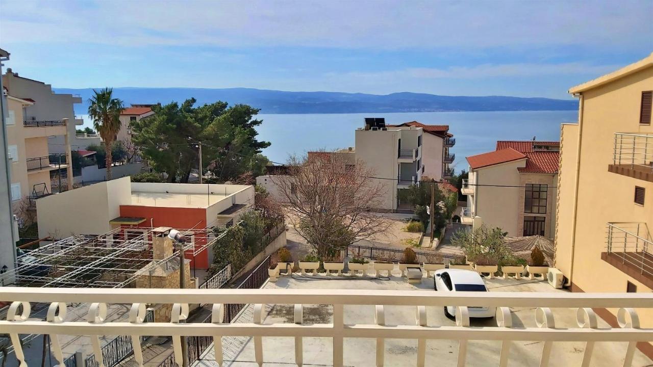 Apartments Mandalinic Омиш Экстерьер фото