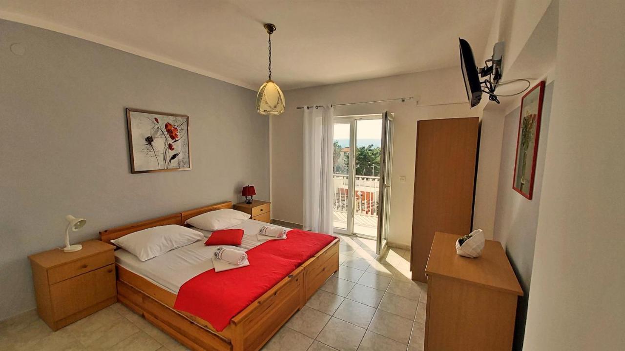 Apartments Mandalinic Омиш Экстерьер фото